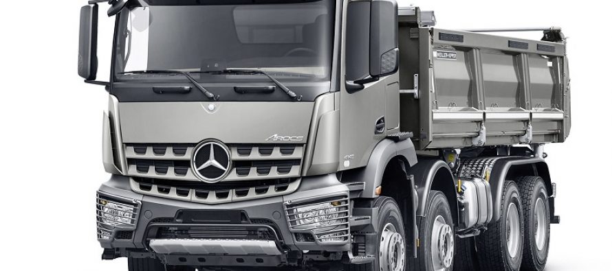 New model variants and equipment levels for Mercedes-Benz construction trucks