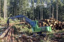 Noi standarde de productivitate cu seria G de utilaje forestiere John Deere