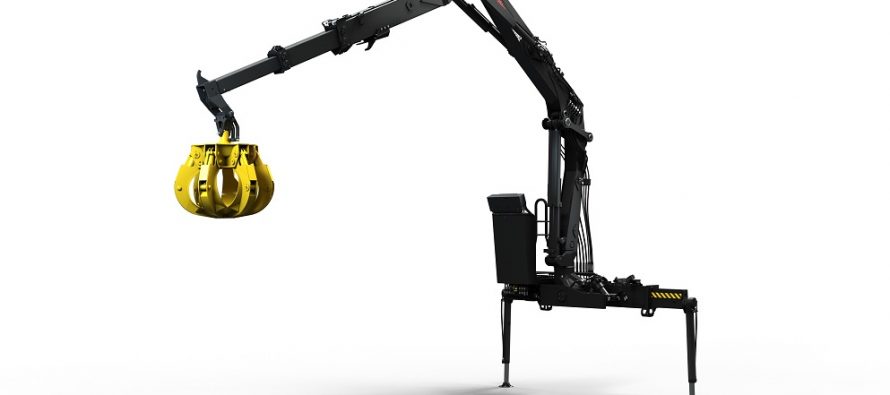 Hiab launches new Jonsered 1500RZ recycling crane at the Pollutec exhibition