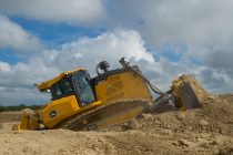 John Deere pushes expansion of production-class equipment lineup with 950K crawler dozer