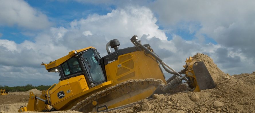 John Deere pushes expansion of production-class equipment lineup with 950K crawler dozer