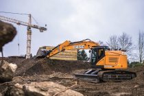 The new CX245D SR excavator adds to Case’s D Series