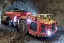 Camioanele miniere inteligente Sandvik automatizează transportul cu AutoMine