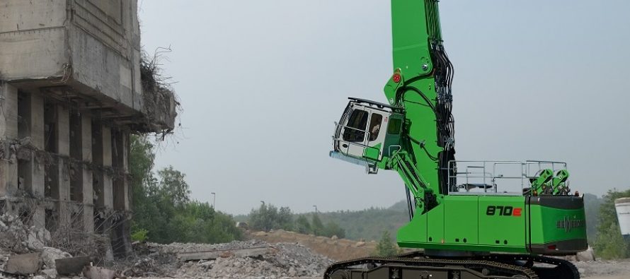 Sennebogen 870 E: New long-front demolition material handler with 33 m reach height