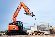 Doosan DX140LCR-5 reduced-tail-swing excavator to be displayed during 2018 World of Concrete
