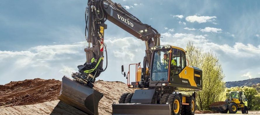 Ajungi mai departe cu noul excavator pe roți Volvo din seria E
