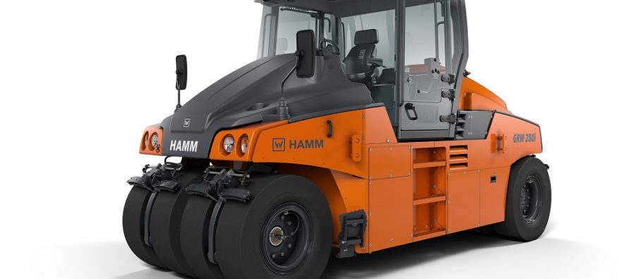World premiere of the GRW 280i pneumatic tire roller from Hamm