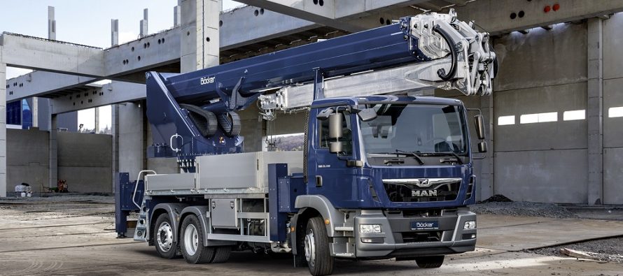 Böcker lansează cea mai puternică automacara cu radiocomandă din clasa camioanelor de 26 t