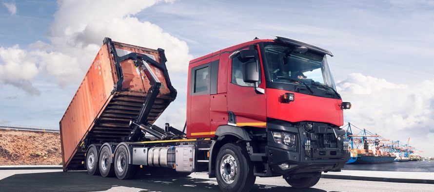 Hiab launches the Multilift Commander – an innovative logistics application for efficient container handling