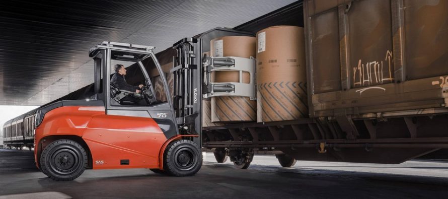 Toyota has launched the new Traigo80 heavy-duty electric forklift