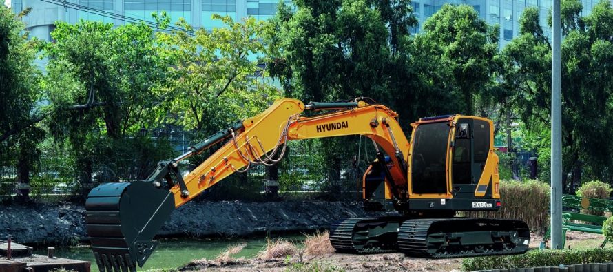 Hyundai Construction Equipment lansează noul excavator HX130 LRC