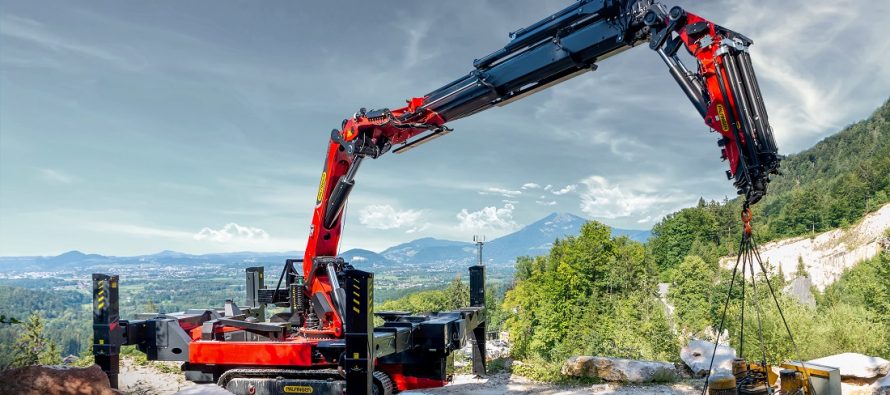 World première: Palfinger presents its first crawler crane at IAA 2018