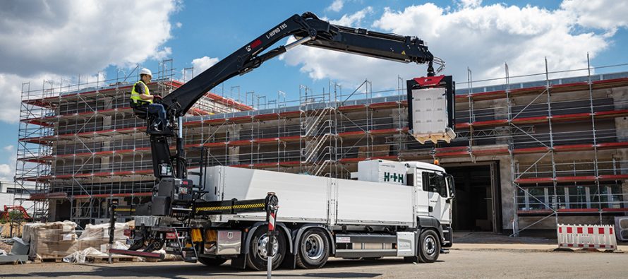 Hiab strengthens its loader crane portfolio with new, pioneering building material crane models