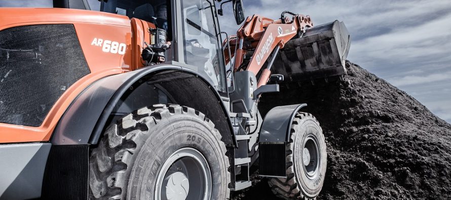 The XXL Series by Atlas Weyhausen – Large wheel loaders, clean engines and new model designation