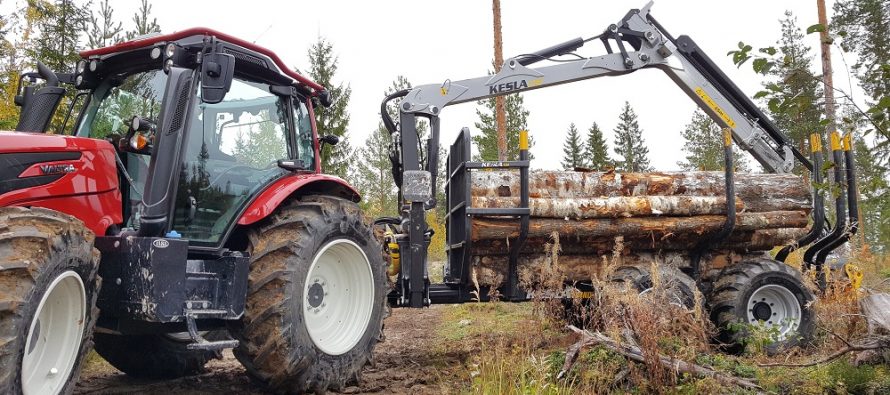 Kesla’s new tractor forest trailer range displayed at SkogsElmia