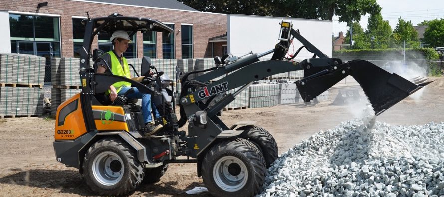 First electric loaders from Tobroco-Giant