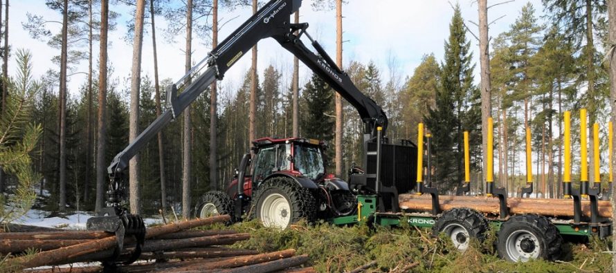 Kronos introduced Smart Boom Control on Gripto timber loaders