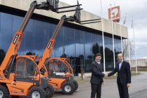 AUSA joins forces with JLG