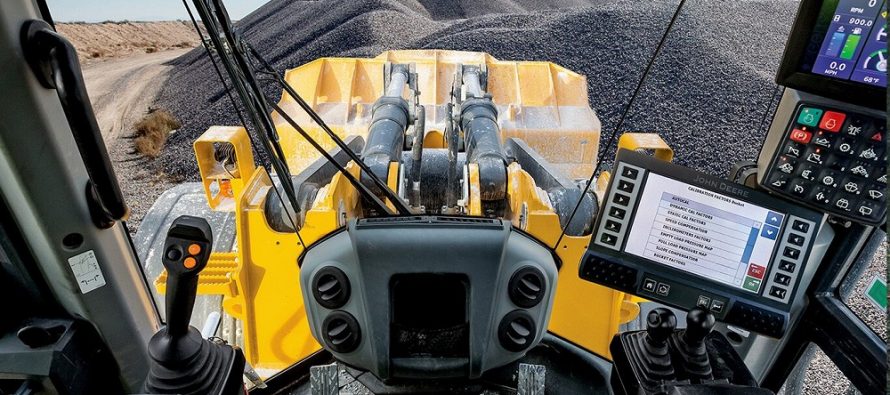 John Deere maximizes productivity with the new Payload Weighing System for L-Series wheel loaders