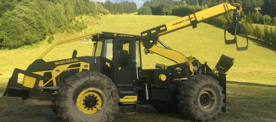 Forest Tract Skid XXL – un tractor forestier articulat durabil și productiv