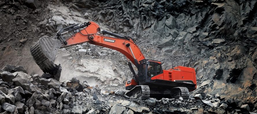 New Doosan DX800LC-5B 80-tonne crawler excavator