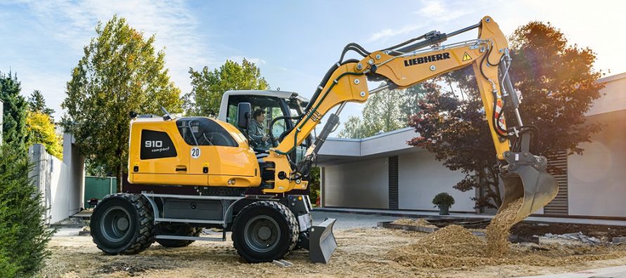 Liebherr presents new Compact wheeled excavators with Stage V engines