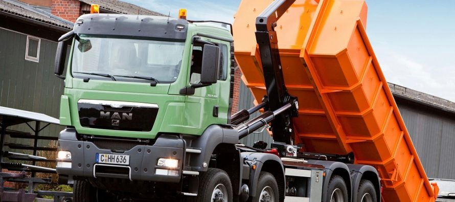 Hiab’s Multilift launches two new hooklifts