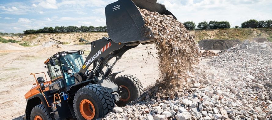 Doosan has launched the new DL420-7 Stage V wheel loader