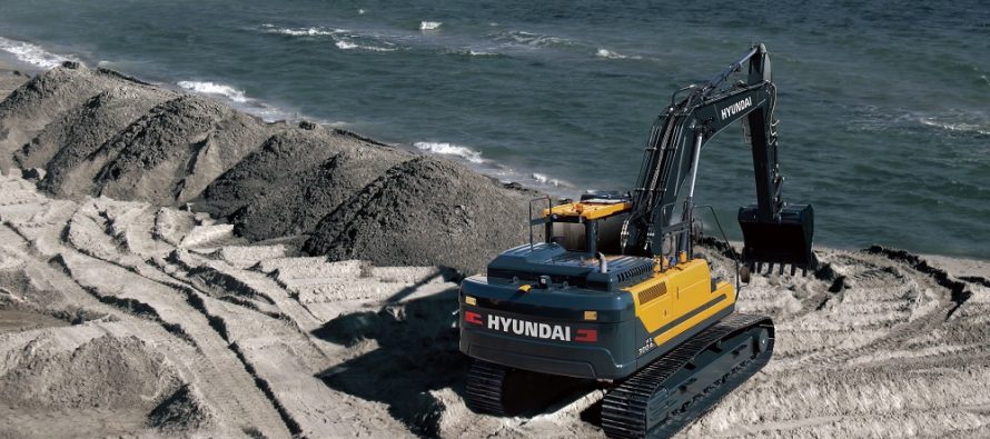 Hyundai a adăugat excavatorul HX300AL în noua serie A