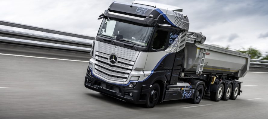 Daimler Trucks începe testarea camioanelor cu pile de combustie pe bază de hidrogen