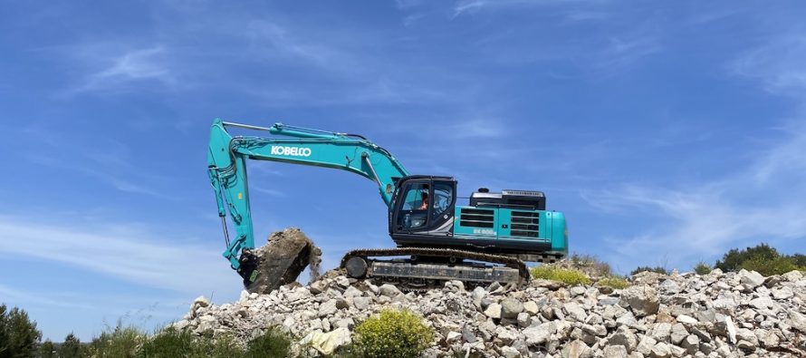 Kobelco extends its line-up in the 50-tonne class with the introduction of two new models