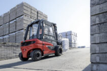 New electric forklifts from Linde Material Handling reach the performance level of IC trucks