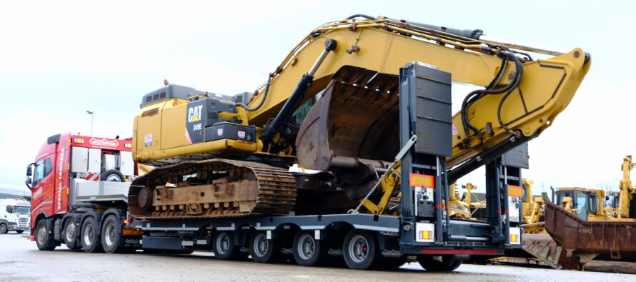Nooteboom introduces the OSD-73-04 semi low-loader with hydraulic widening