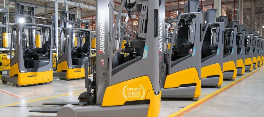 Jungheinrich delivers the 100,000th lithium-ion forklift