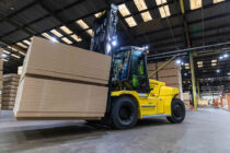 Stage V Hyster 8-18t Lift Trucks get productive with reduced emissions