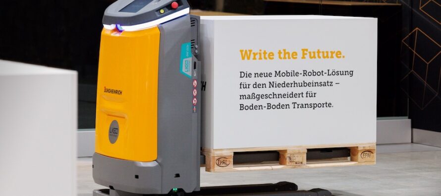 Jungheinrich presented the new mobile robot solution for low-level applications at LogiMAT
