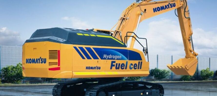 Komatsu concept medium-sized hydraulic excavator equipped with a hydrogen fuel cell