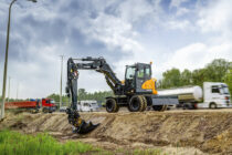 Hyundai enters 10-tonne wheeled excavator segment