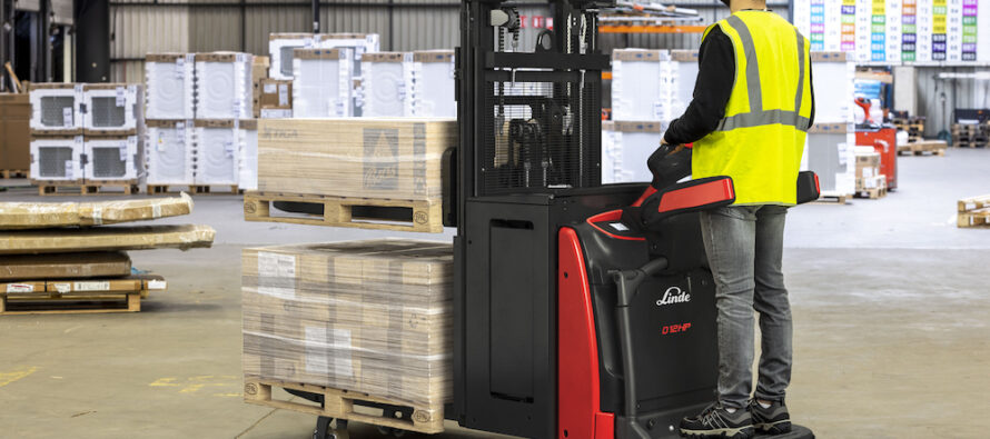 New pallet trucks, pallet stackers and double stackers from Linde
