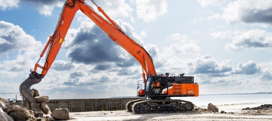 Hitachi introduce noul excavator cu braț super lung ZX490LCH-7 SLF