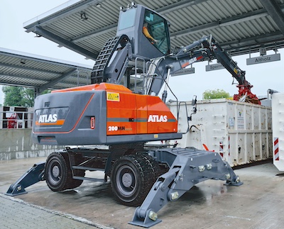 ATLAS expune la IFAT 2024 excavatorul electric pentru manipularea materialelor 200MH accu