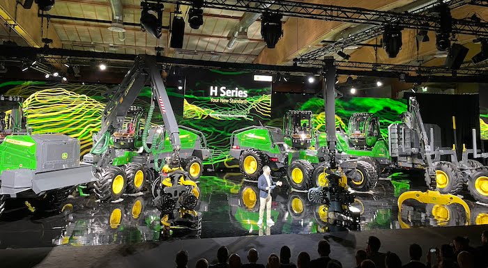 John Deere stabilește un nou standard în exploatarea forestieră, odată cu utilajele mari din noua Serie H