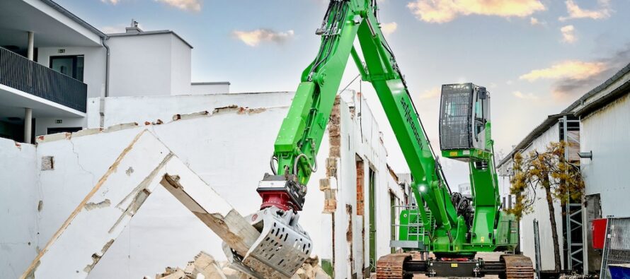 All-rounder demolition machine: The new Sennebogen 825 E Demolition