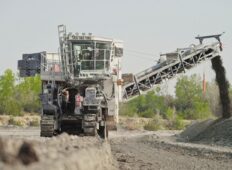 A new cutting drum expands the range of applications for Wirtgen Surface Miners in hard rock and stone