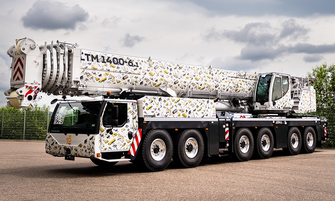 World's most powerful 6-axle crane: the Liebherr LTM 1400-6.1 - M