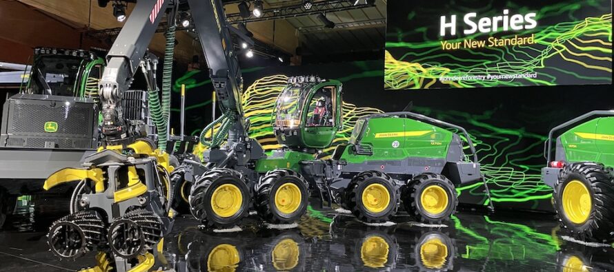 Noua cabină John Deere de pe Seria H – confort și ergonomie