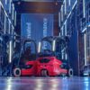 Linde MH prezintă vehicule inovatoare, soluții de automatizare și software la LogiMAT 2025