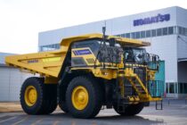 Komatsu începe testele primului camion rigid din lume cu motor termic cu hidrogen