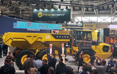 Premieră Volvo la Bauma 2025: camionul articulat A30 Electric