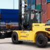 Hyster lansează un nou stivuitor electric pentru containere goale